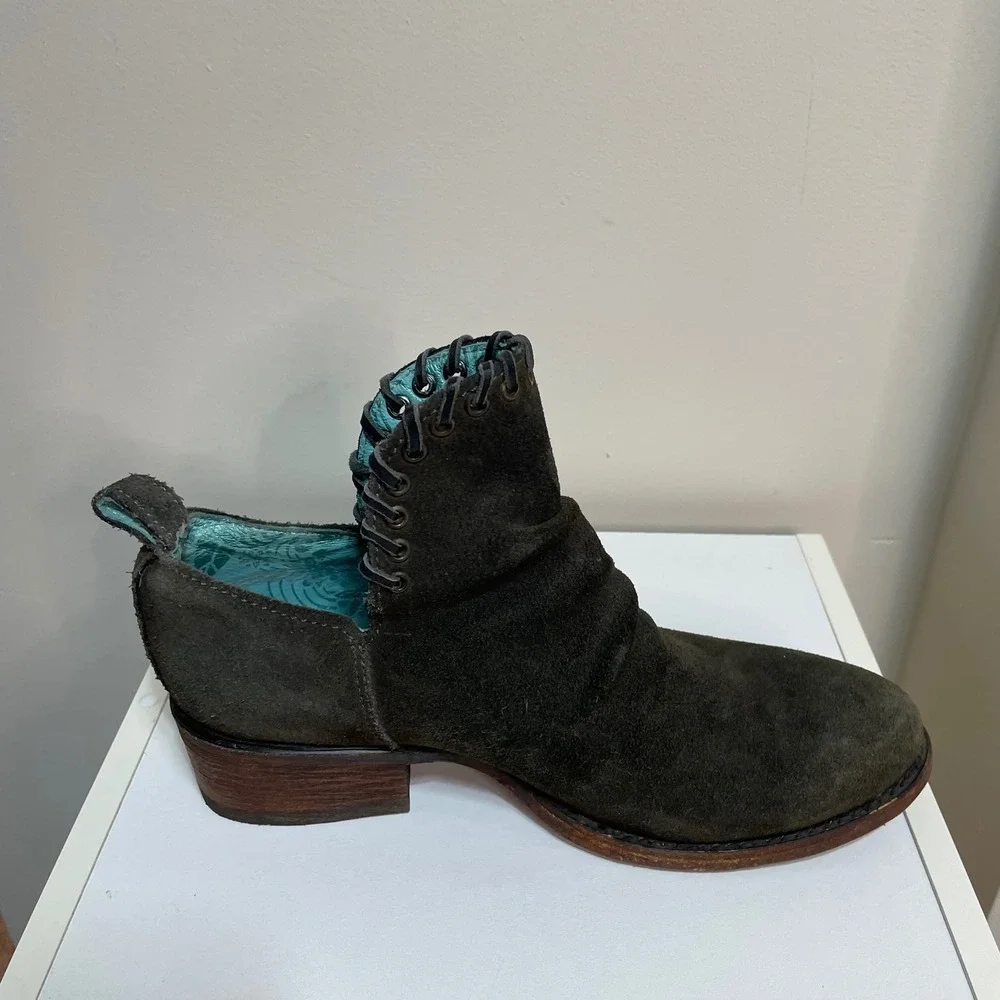 Corral Boots Dark Green Suede Distressed Ankle Booties Cutout Lace Up‎ Heel Sz 8